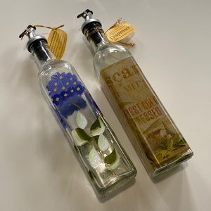 NWT Hand Painted oil, soap, vinegar,bath dispenser